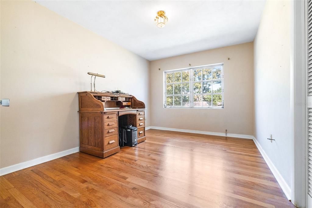 Active With Contract: $530,000 (4 beds, 2 baths, 2736 Square Feet)