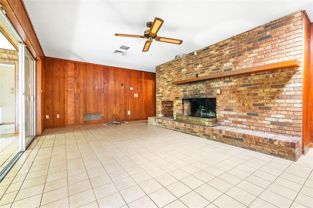 Active With Contract: $530,000 (4 beds, 2 baths, 2736 Square Feet)