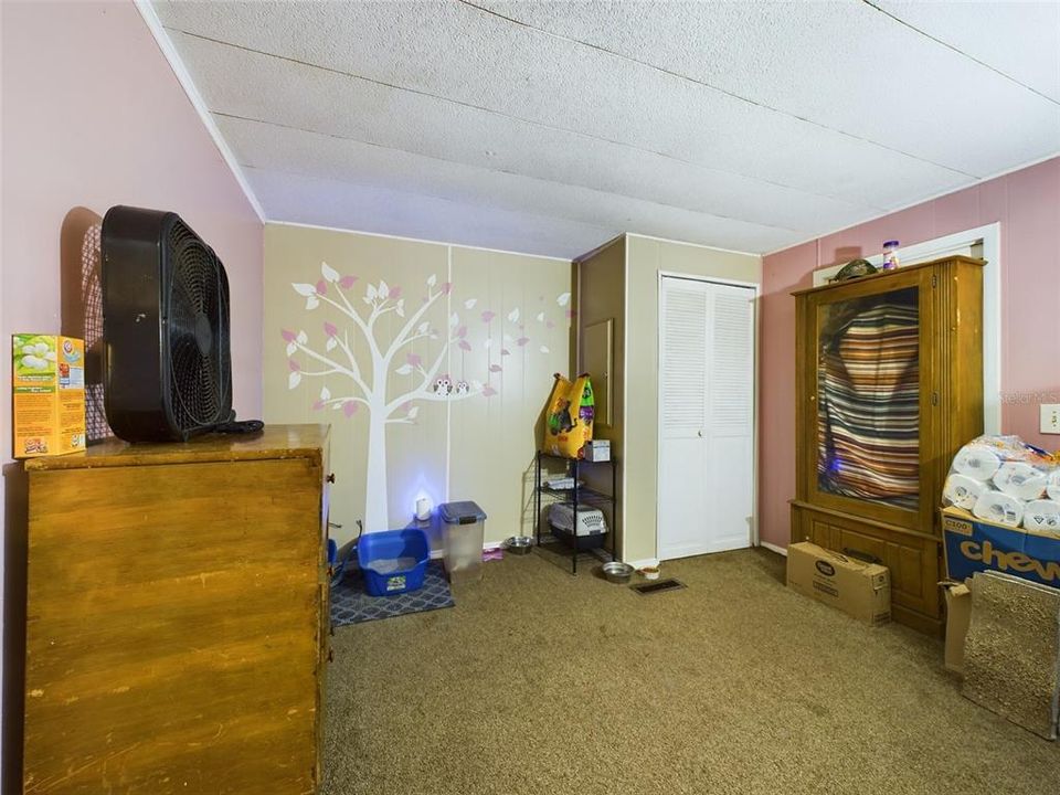 For Sale: $140,000 (3 beds, 1 baths, 828 Square Feet)