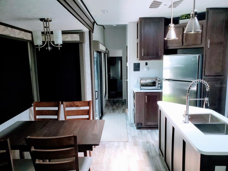 For Sale: $90,000 (1 beds, 1 baths, 272 Square Feet)