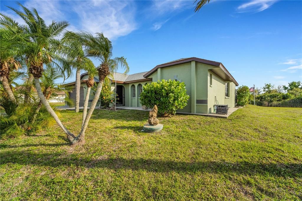 Active With Contract: $569,000 (3 beds, 2 baths, 1950 Square Feet)