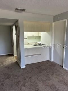 For Sale: $135,000 (1 beds, 1 baths, 728 Square Feet)