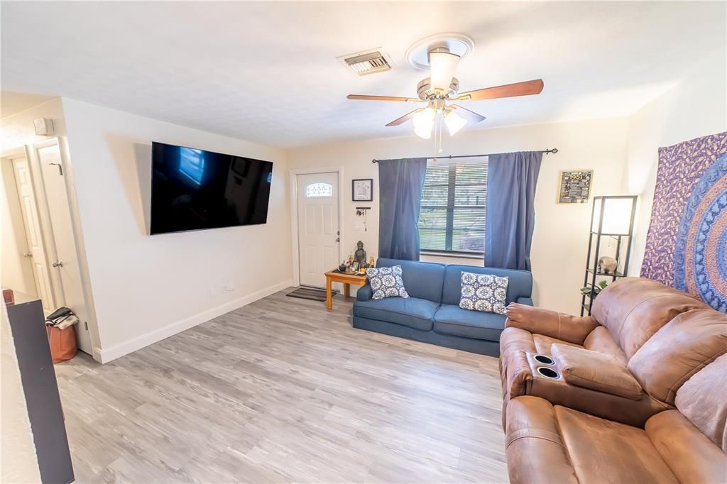 Recently Sold: $239,000 (3 beds, 1 baths, 1008 Square Feet)