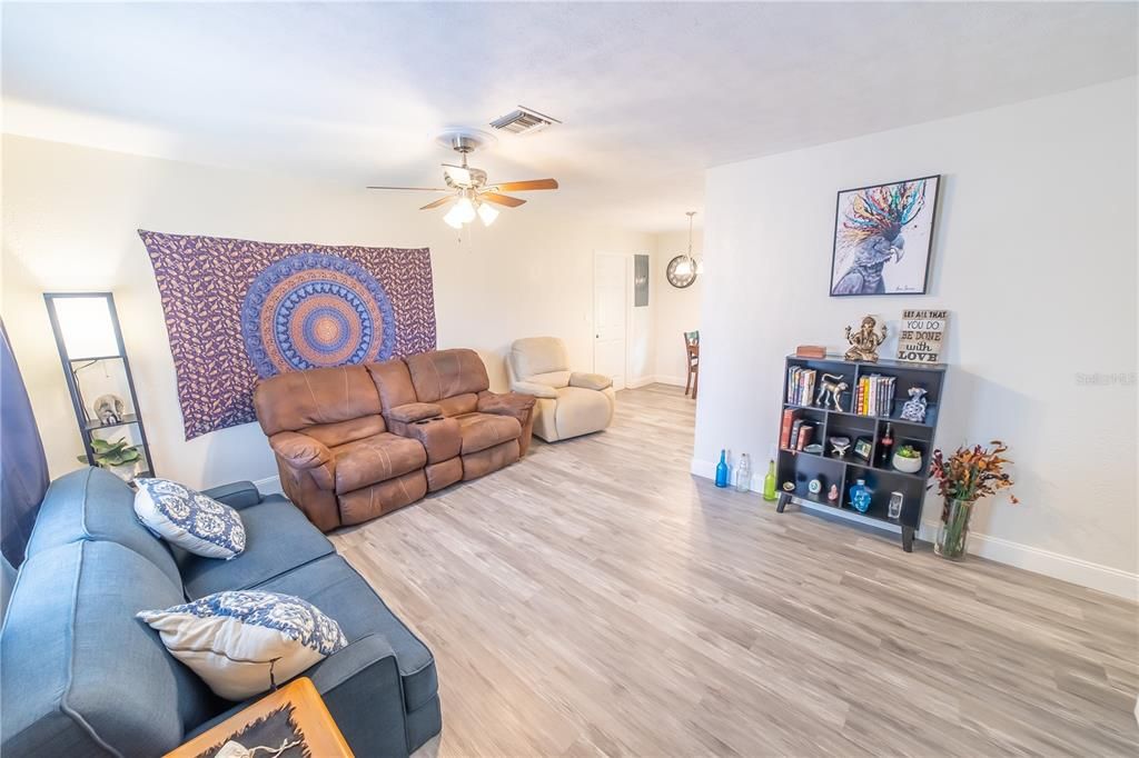 Recently Sold: $239,000 (3 beds, 1 baths, 1008 Square Feet)