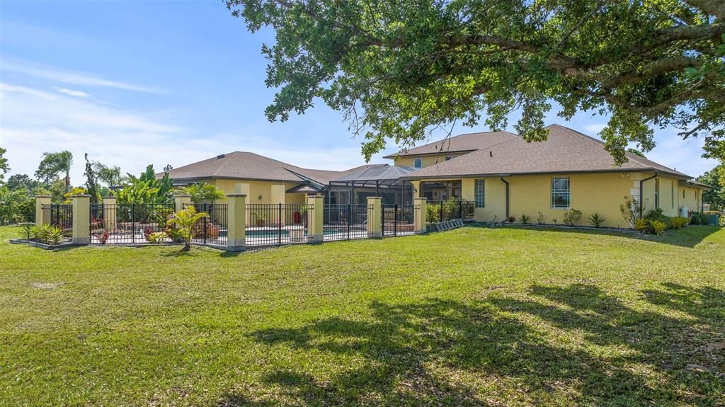 Recently Sold: $1,150,000 (4 beds, 3 baths, 5250 Square Feet)