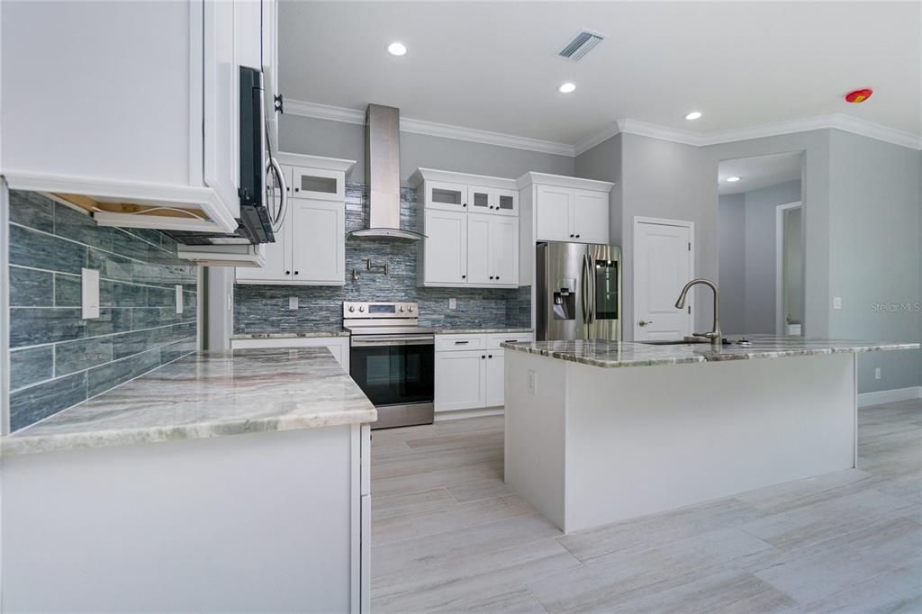 Active With Contract: $569,000 (3 beds, 2 baths, 1665 Square Feet)