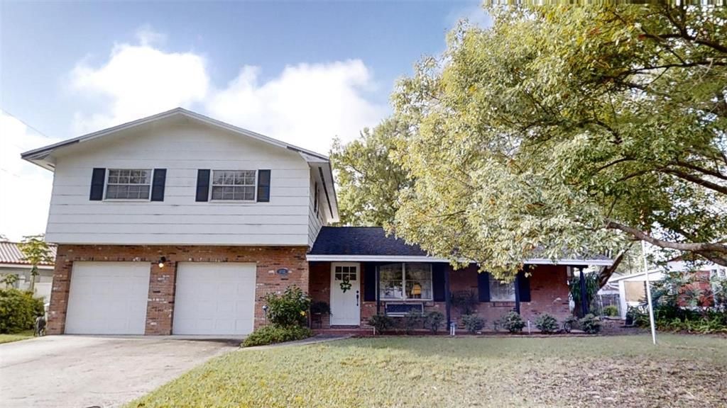 最近售出: $495,000 (3 贝兹, 2 浴室, 2438 平方英尺)