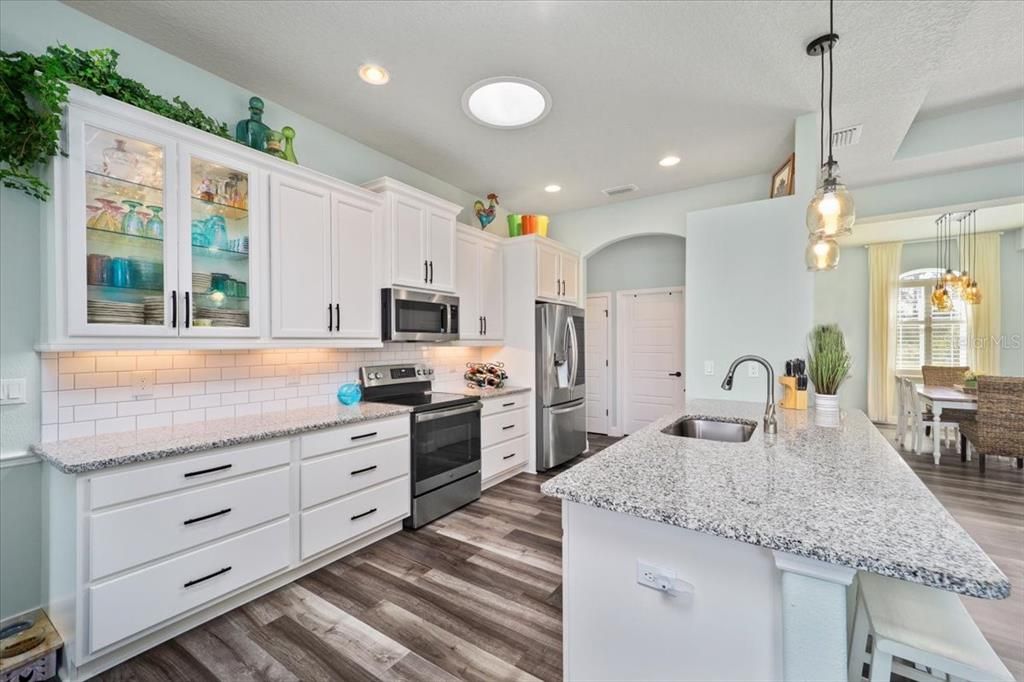 Recently Sold: $629,900 (3 beds, 2 baths, 1904 Square Feet)