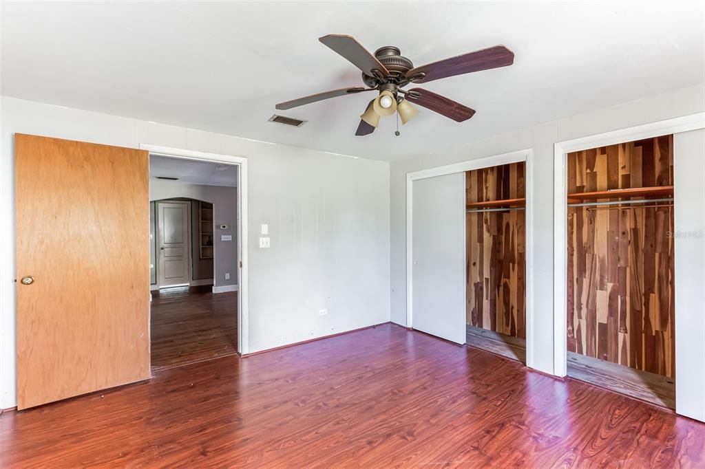 Recently Sold: $77,300 (3 beds, 1 baths, 1488 Square Feet)