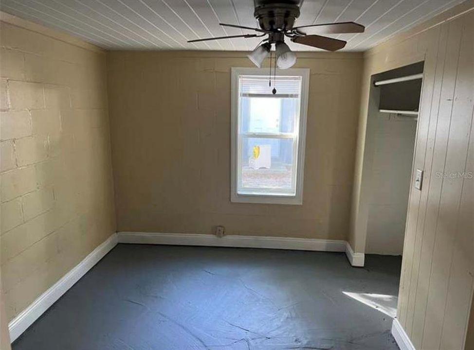For Sale: $187,000 (2 beds, 1 baths, 841 Square Feet)