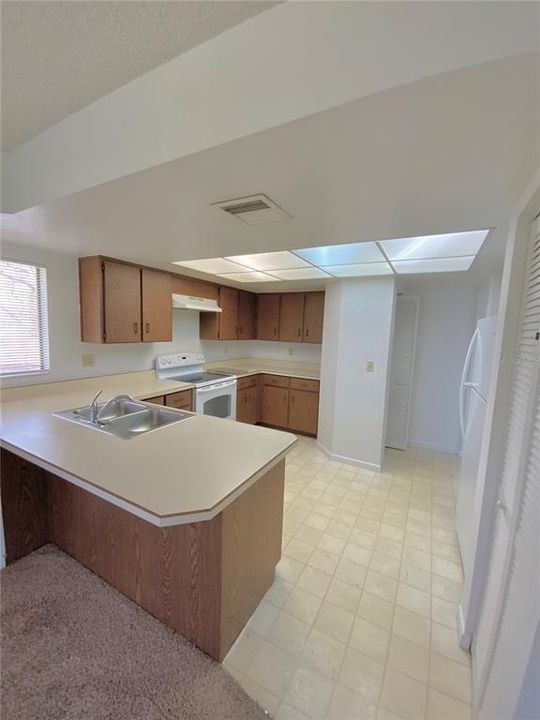 For Rent: $1,400 (2 beds, 2 baths, 1098 Square Feet)