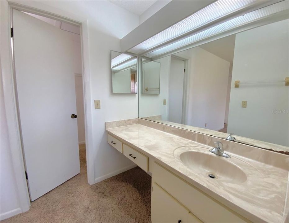 Недавно арендовано: $1,400 (2 спален, 2 ванн, 1098 Квадратных фут)