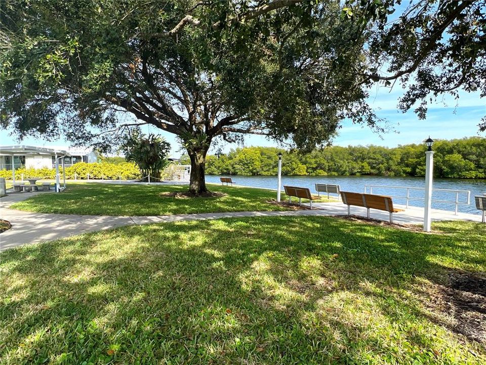 community waterfront park closeby