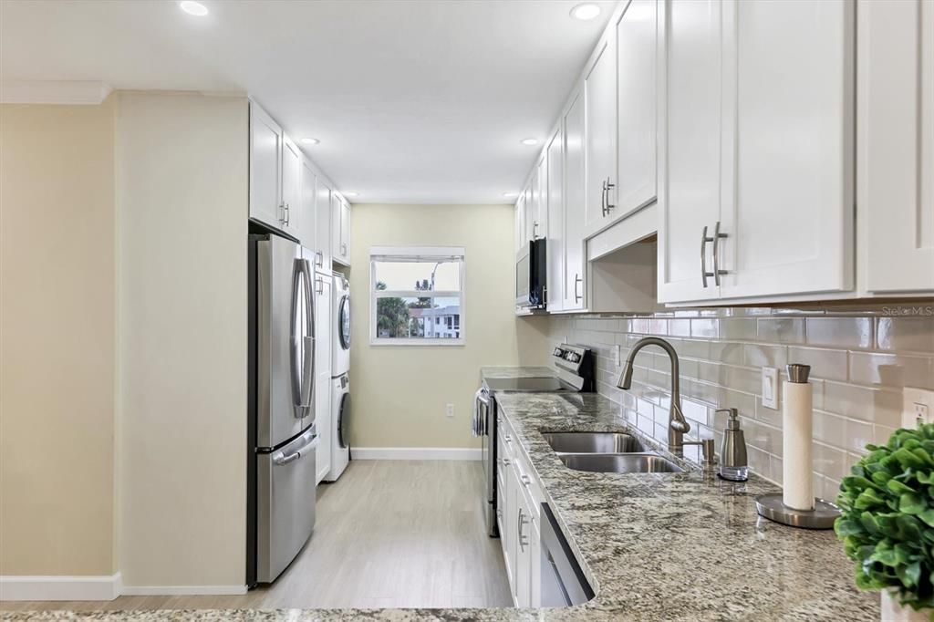 For Sale: $385,000 (2 beds, 2 baths, 1238 Square Feet)