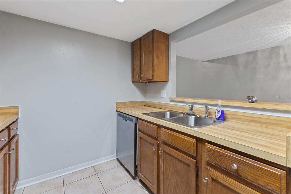 Recently Rented: $1,800 (2 beds, 2 baths, 1151 Square Feet)