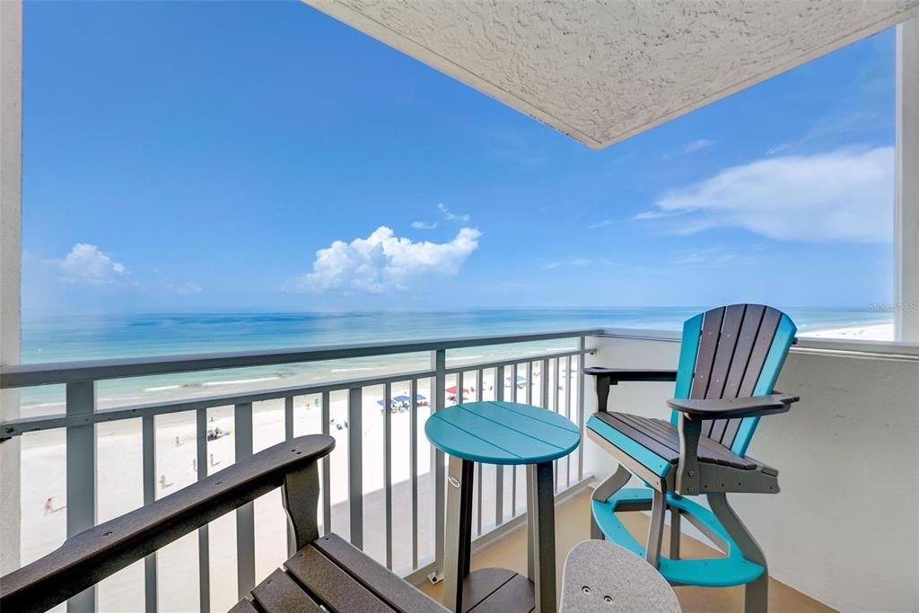 Balcony to the beach