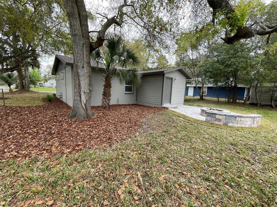 Recently Sold: $215,000 (4 beds, 2 baths, 1290 Square Feet)
