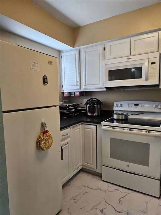 For Rent: $1,650 (2 beds, 1 baths, 1085 Square Feet)