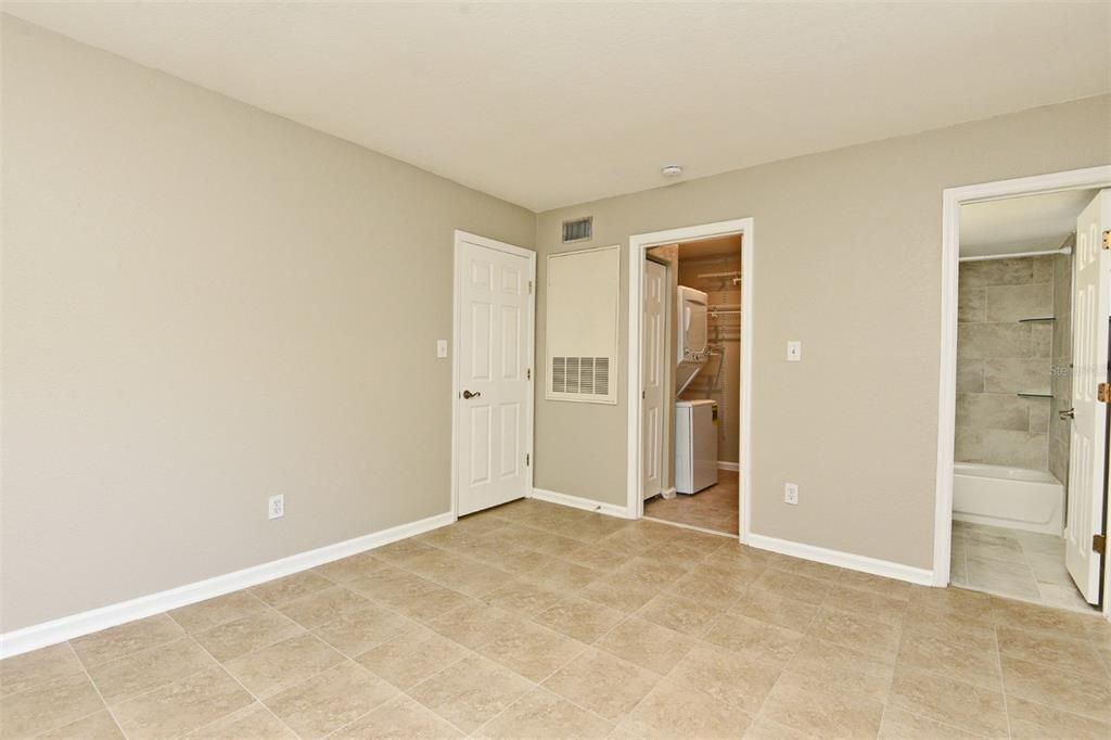 Active With Contract: $199,900 (1 beds, 1 baths, 625 Square Feet)