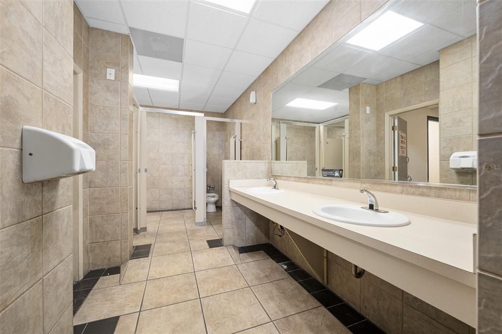 待售: $699,000 (0 贝兹, 0 浴室, 5544 平方英尺)
