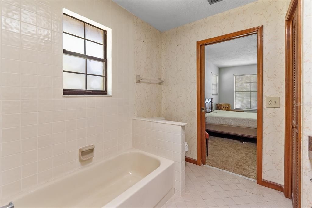 Недавно продано: $380,000 (2 спален, 2 ванн, 1877 Квадратных фут)