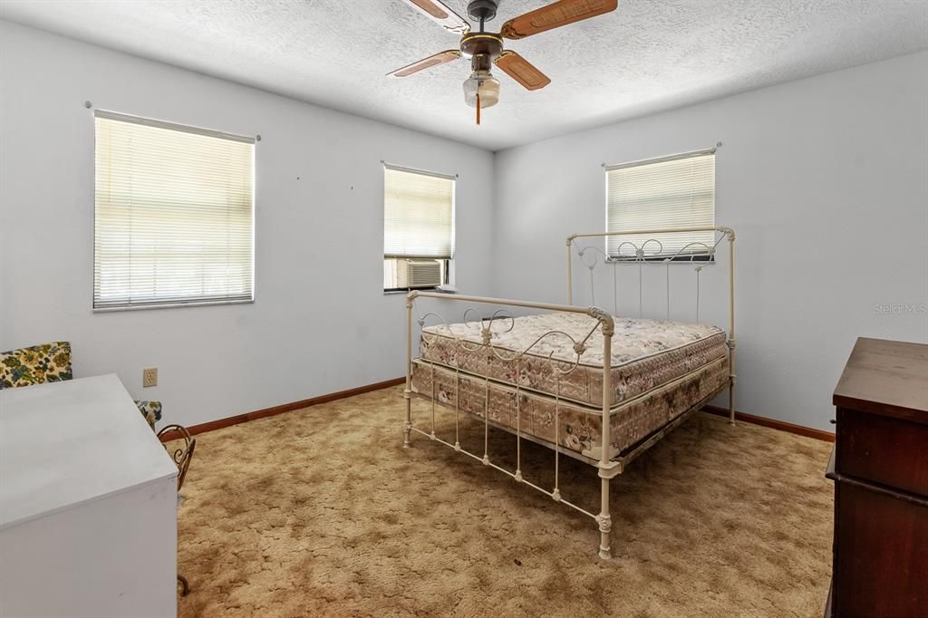 Vendido Recientemente: $380,000 (2 camas, 2 baños, 1877 Pies cuadrados)