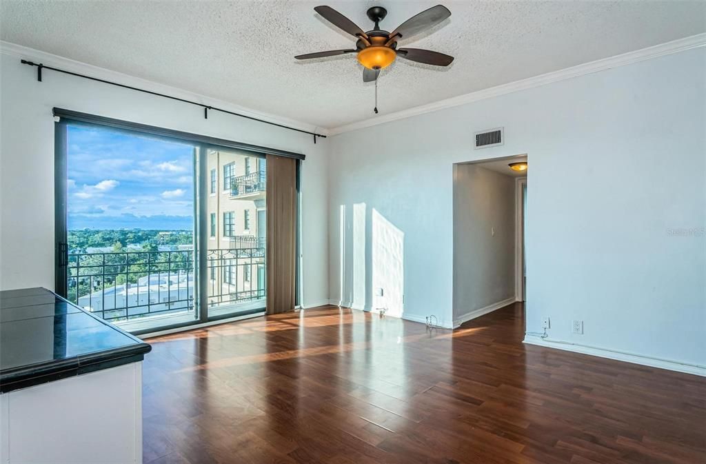 Recently Rented: $2,300 (1 beds, 1 baths, 828 Square Feet)