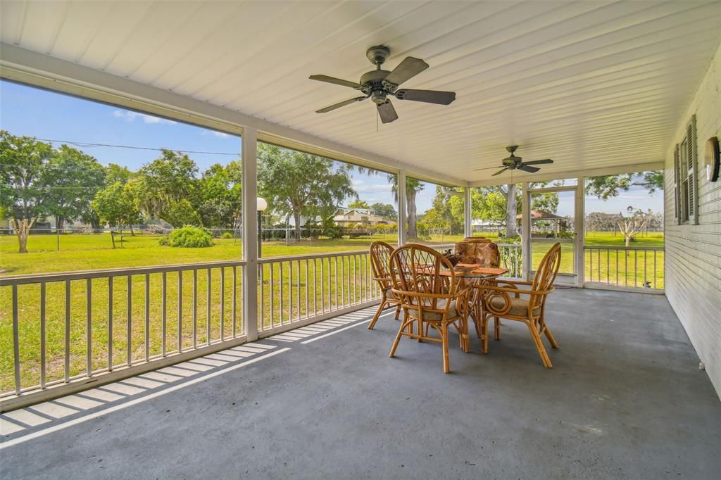 For Sale: $600,000 (3 beds, 2 baths, 2650 Square Feet)