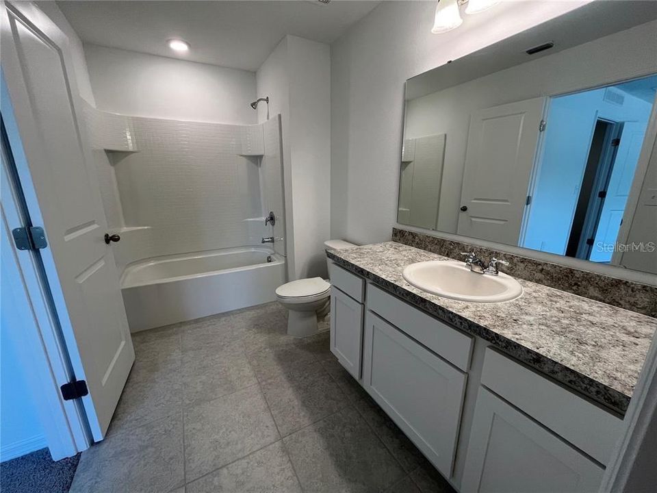 Active With Contract: $1,850 (3 beds, 2 baths, 1421 Square Feet)