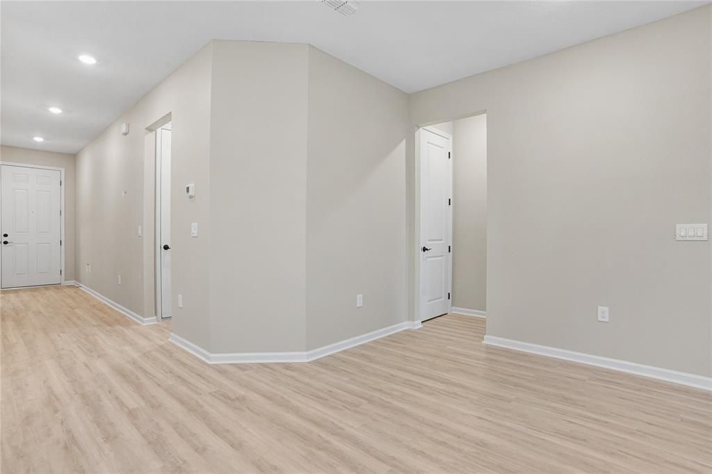 Active With Contract: $279,950 (3 beds, 2 baths, 1919 Square Feet)