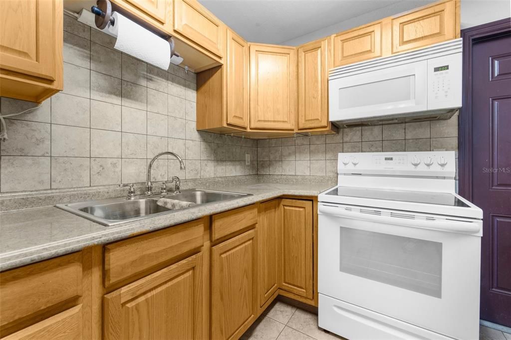 Recently Sold: $170,000 (2 beds, 1 baths, 832 Square Feet)
