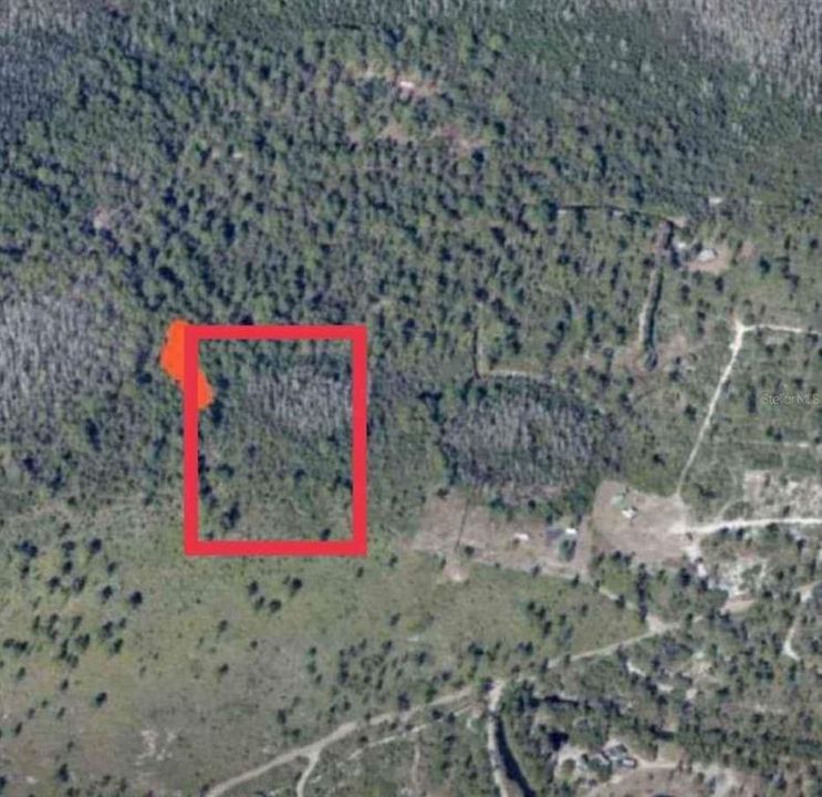 На продажу: $11,000 (2.50 acres)