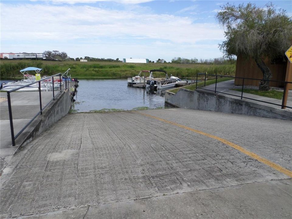 RAMP FOR RESIDENTS ONLY LAKE ACCESS