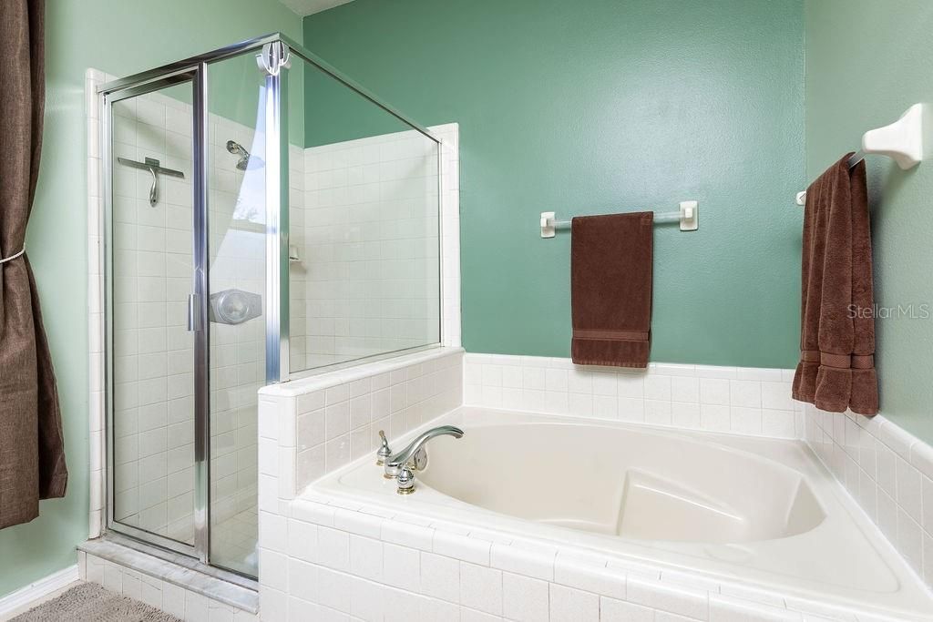 最近租的: $2,850 (4 贝兹, 2 浴室, 2363 平方英尺)