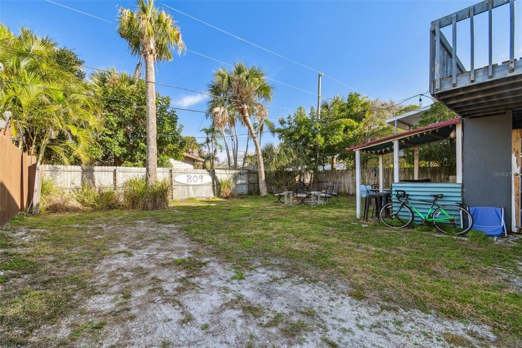 For Sale: $1,100,000 (4 beds, 2 baths, 1248 Square Feet)