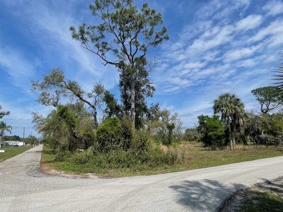 En Venta: $219,500 (0.92 acres)