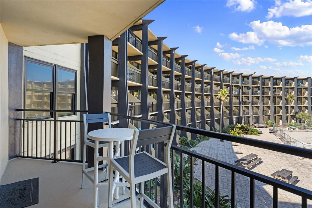 Active With Contract: $149,900 (1 beds, 1 baths, 248 Square Feet)