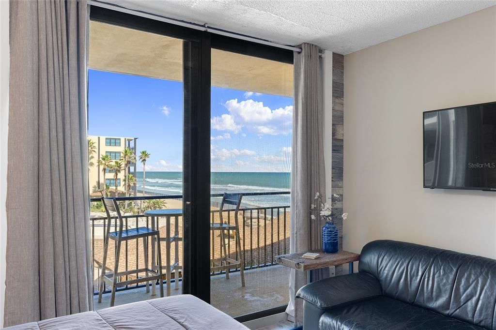 Active With Contract: $149,900 (1 beds, 1 baths, 248 Square Feet)