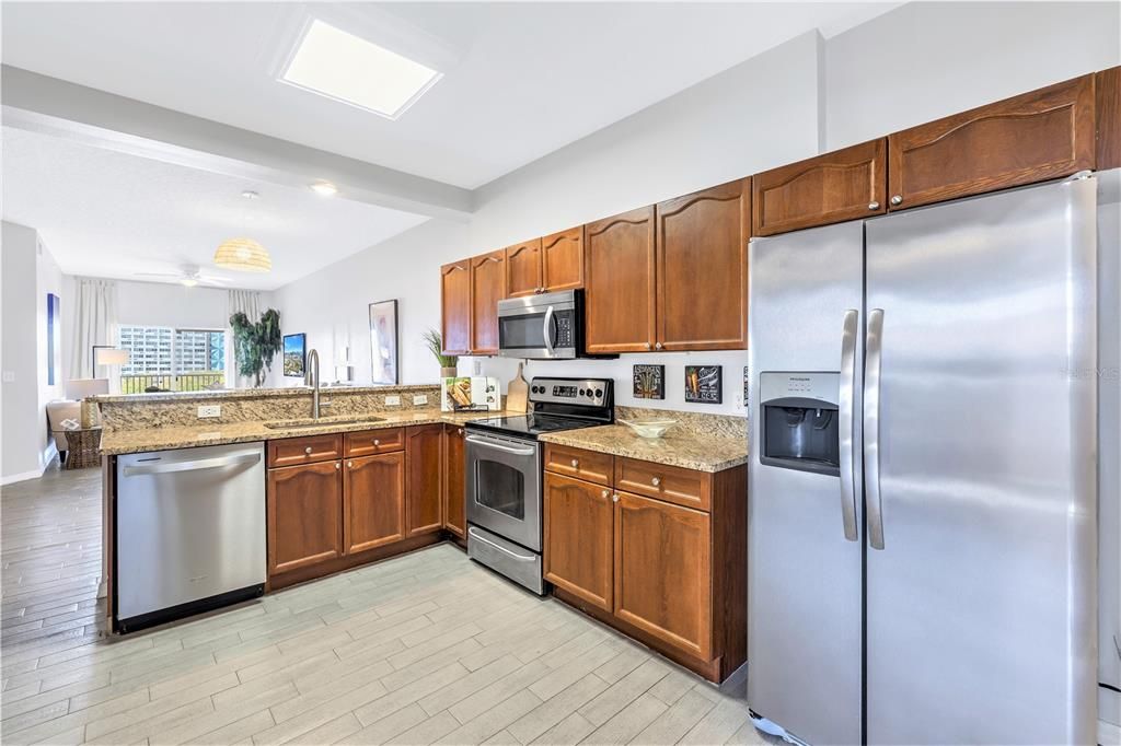 For Sale: $435,000 (2 beds, 2 baths, 1141 Square Feet)