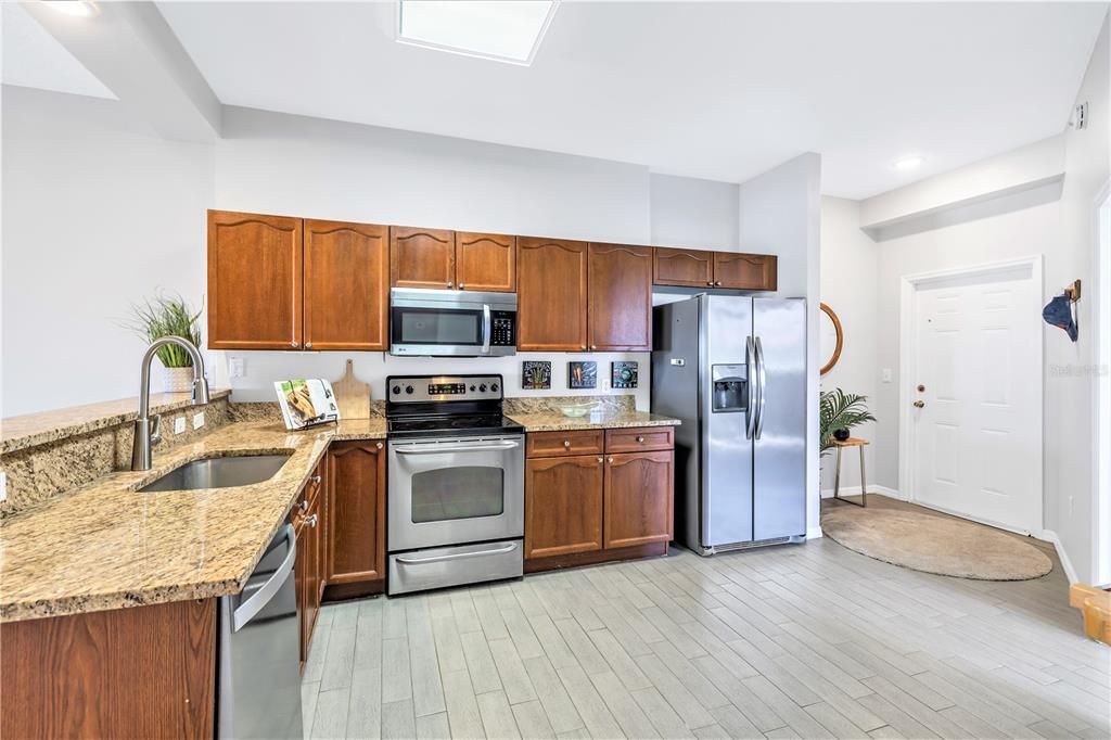 For Sale: $435,000 (2 beds, 2 baths, 1141 Square Feet)