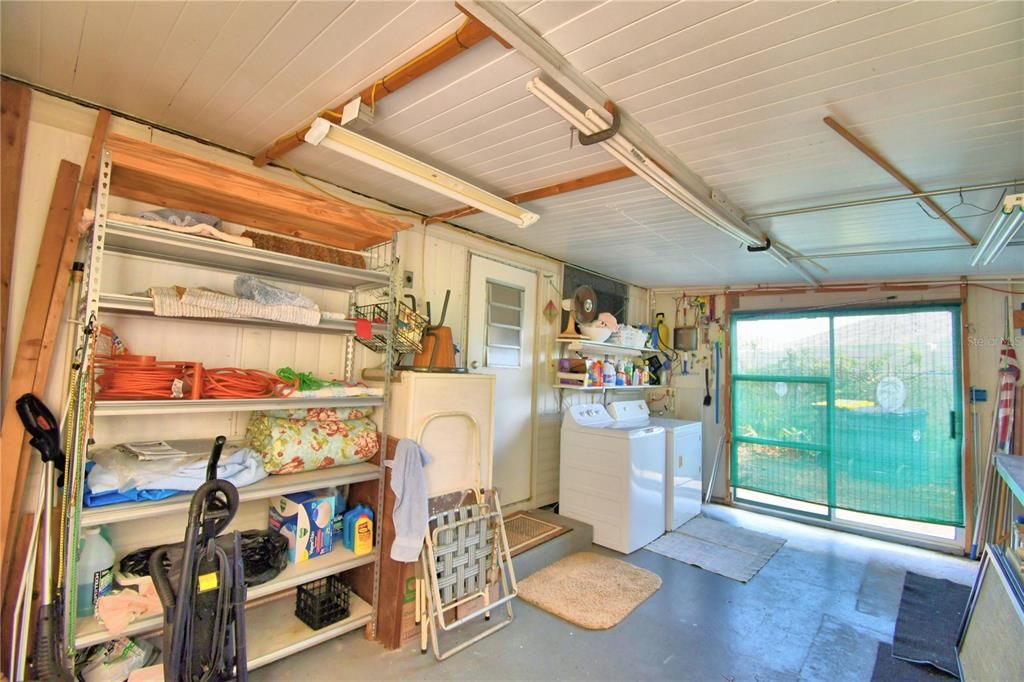 For Sale: $95,000 (2 beds, 1 baths, 720 Square Feet)