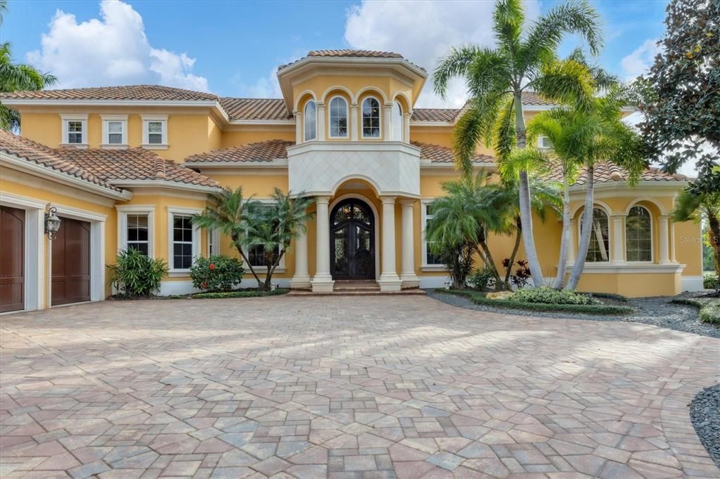 For Sale: $5,975,000 (6 beds, 6 baths, 7819 Square Feet)