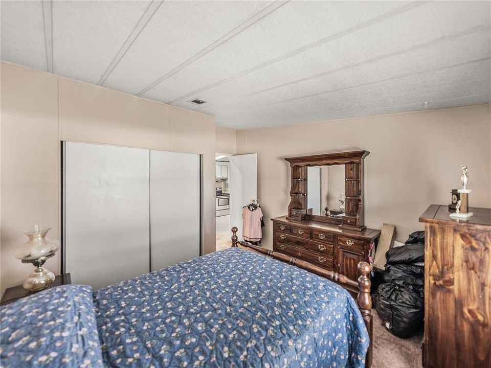 For Sale: $190,000 (2 beds, 2 baths, 1456 Square Feet)