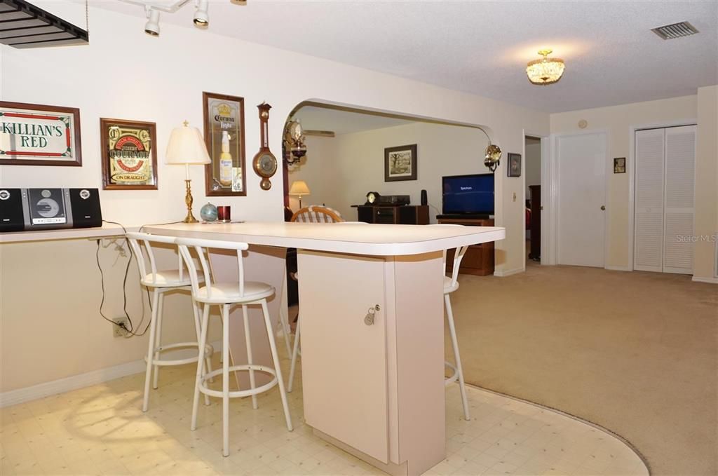 For Sale: $249,900 (2 beds, 2 baths, 1686 Square Feet)
