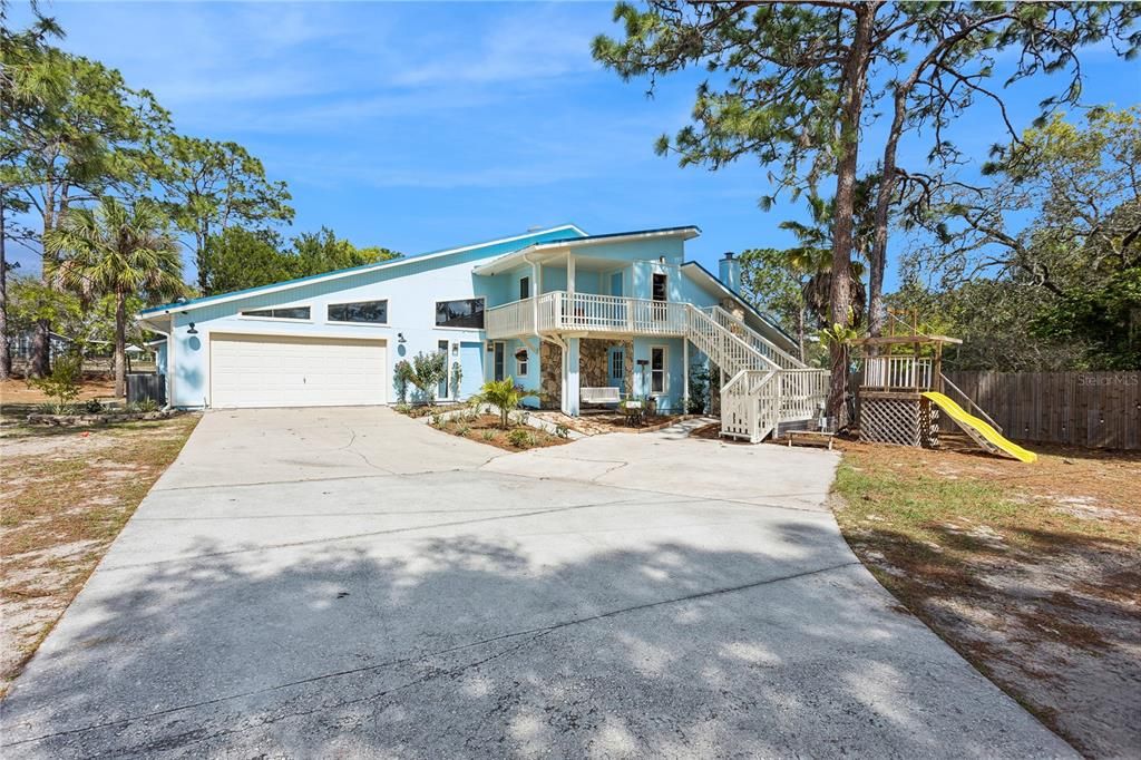 Recently Sold: $560,000 (4 beds, 3 baths, 2697 Square Feet)