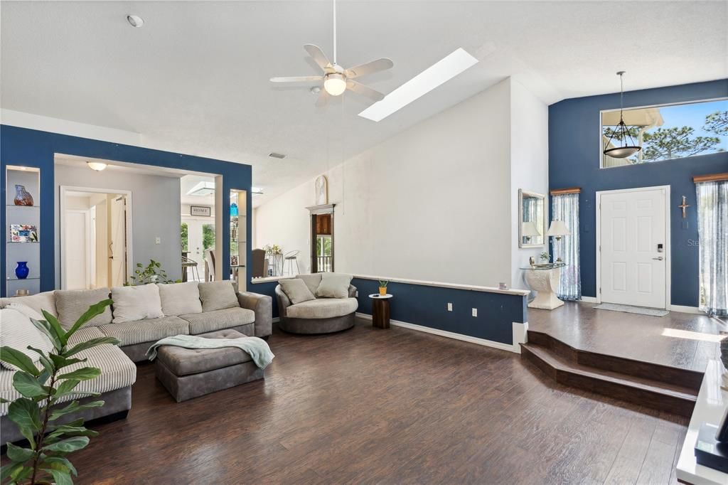 Active With Contract: $560,000 (4 beds, 3 baths, 2697 Square Feet)