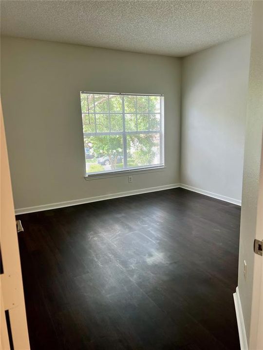 Recently Rented: $1,995 (3 beds, 2 baths, 1371 Square Feet)