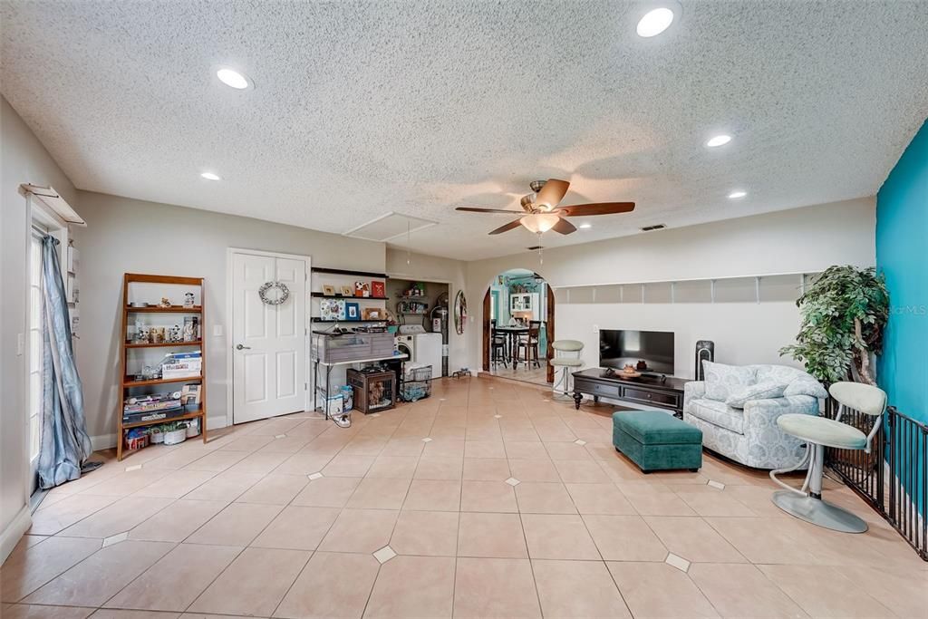 Recently Sold: $420,000 (3 beds, 2 baths, 1026 Square Feet)