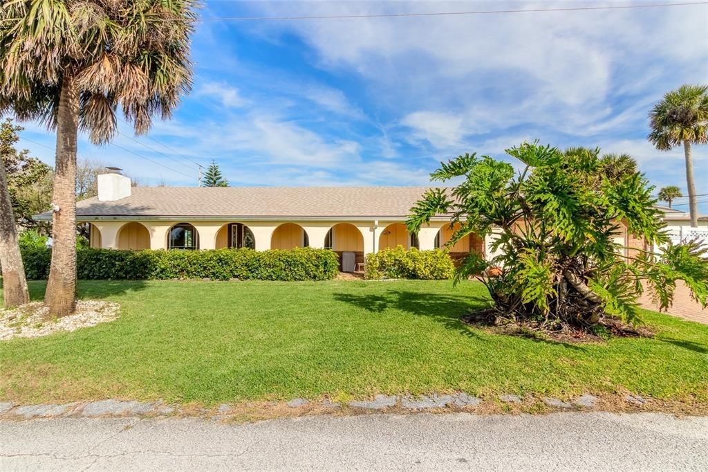 Active With Contract: $598,000 (3 beds, 2 baths, 1838 Square Feet)