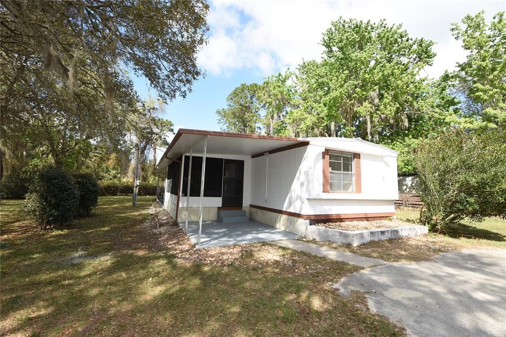 Recently Sold: $119,900 (2 beds, 2 baths, 924 Square Feet)